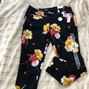 Old Navy - Floral Pixie Pants - NWT!